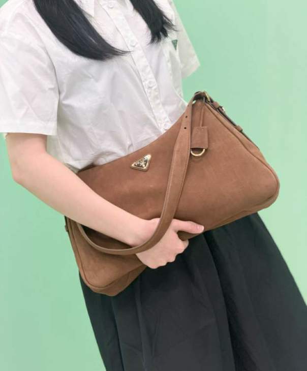 Picture of Prada Handbags _SKUfw237318911fw